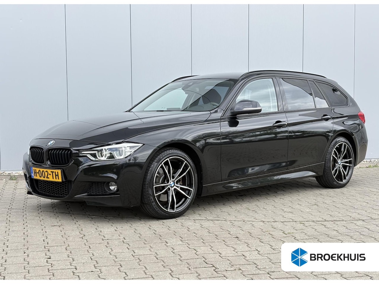 BMW 3-serie Touring - 330i xDrive High Executive / 252PK / AWD / Navigatie / Parkeersensoren Voor & Achter / Ele - AutoWereld.nl