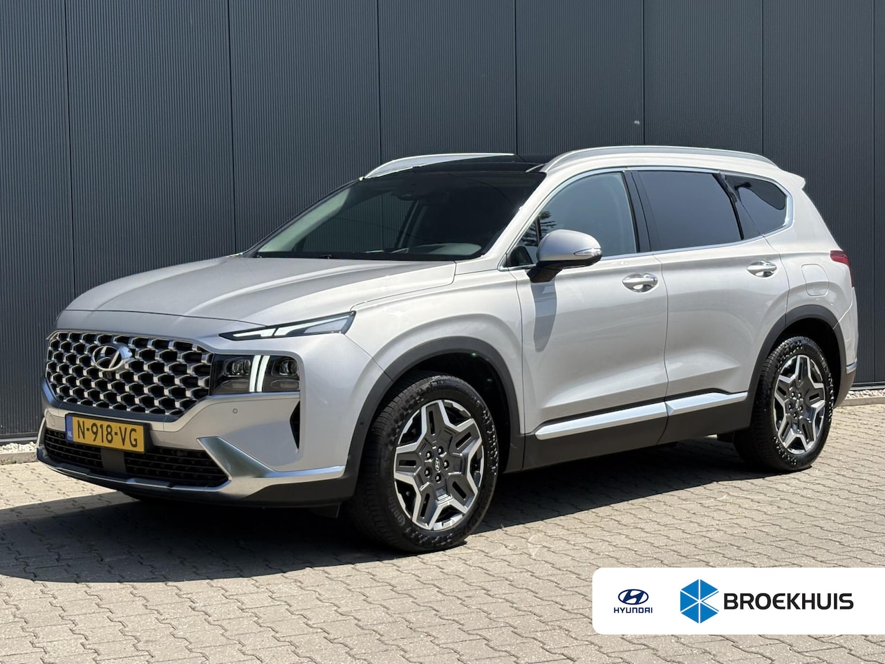 Hyundai Santa Fe - 1.6 T-GDI PHEV Premium Sky 7p. SOH 100% / Elektrisch glazen panorama-dak / Automaat / All- - AutoWereld.nl