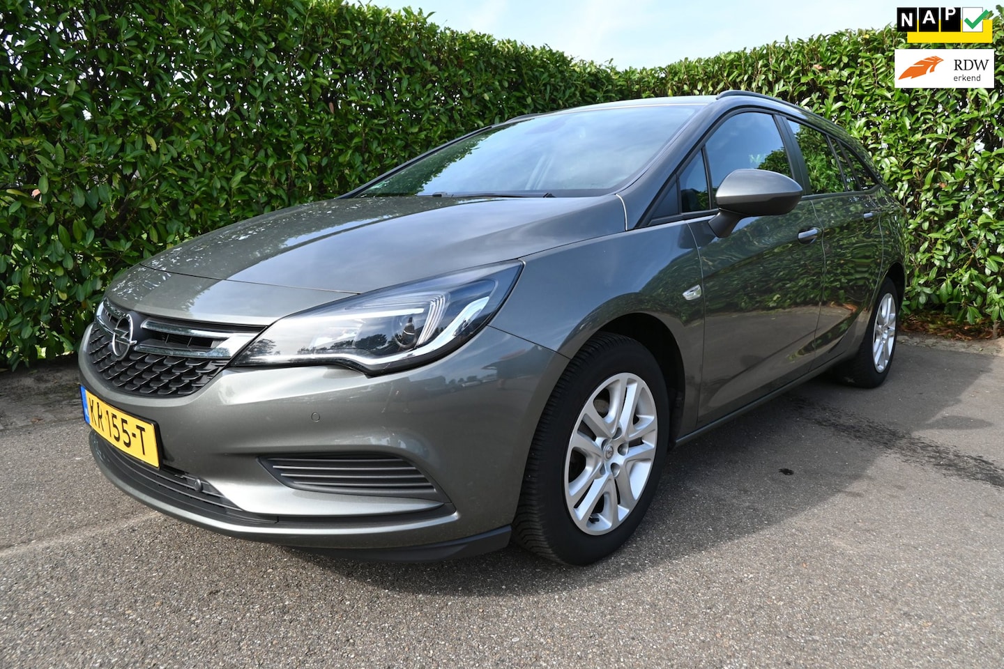 Opel Astra Sports Tourer - 1.0 Edition. Origineel Nederlandse auto met NAP. - AutoWereld.nl