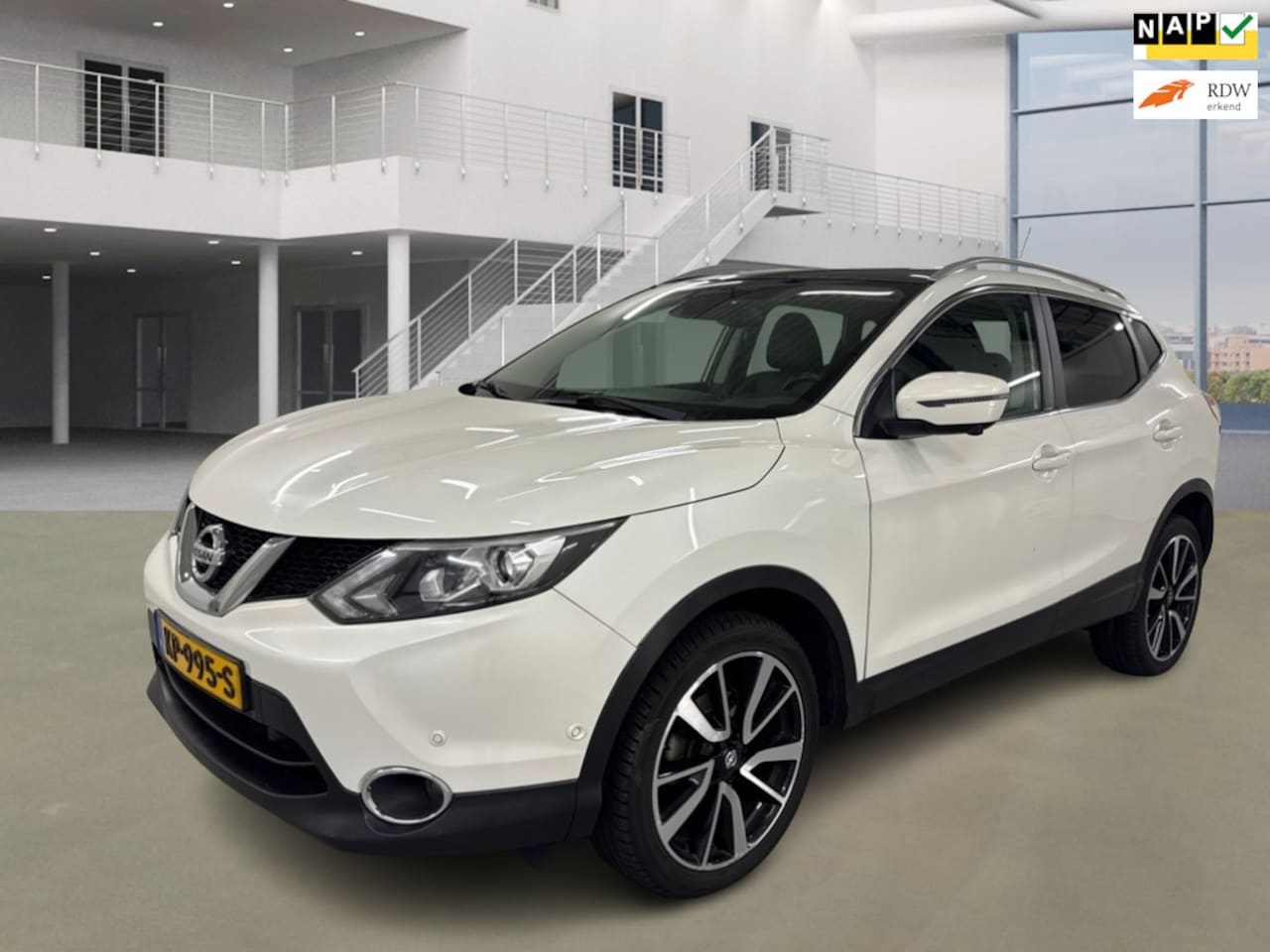 Nissan Qashqai - 1.2 Tekna|AUT|XENON|PANO|NAVI|STOELVERW|LEDER|ELEKSTOEL|360•|PDC| - AutoWereld.nl