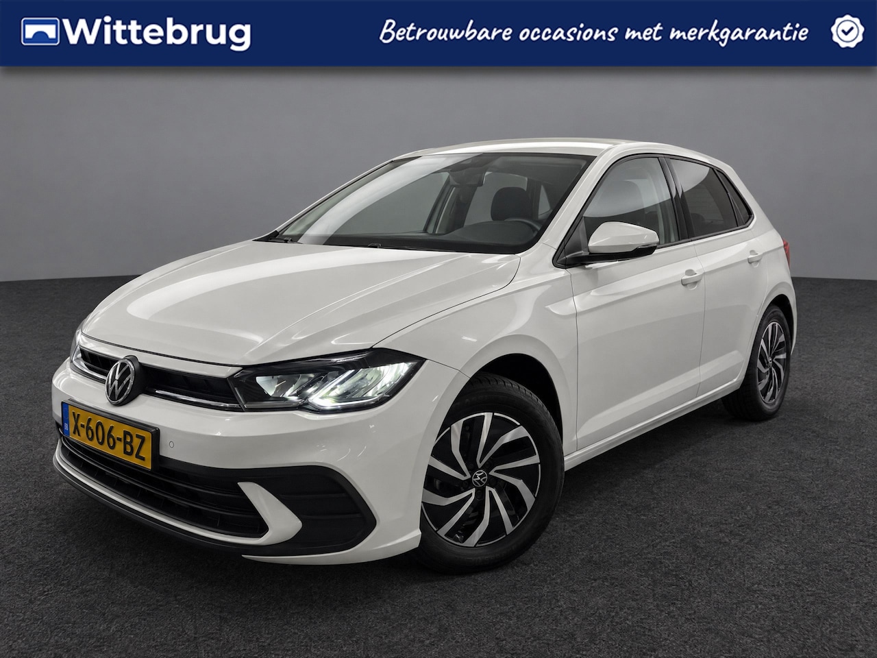Volkswagen Polo - 1.0 TSI Life / App connect / Parkeersensoren V+A / Lichtmetaal 15 inch / LED / P4 - AutoWereld.nl