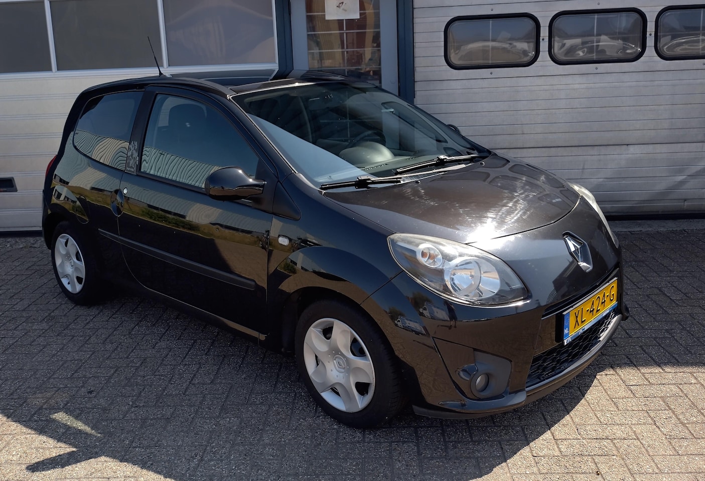 Renault Twingo - 1.2-16V Authentique night & day - AutoWereld.nl