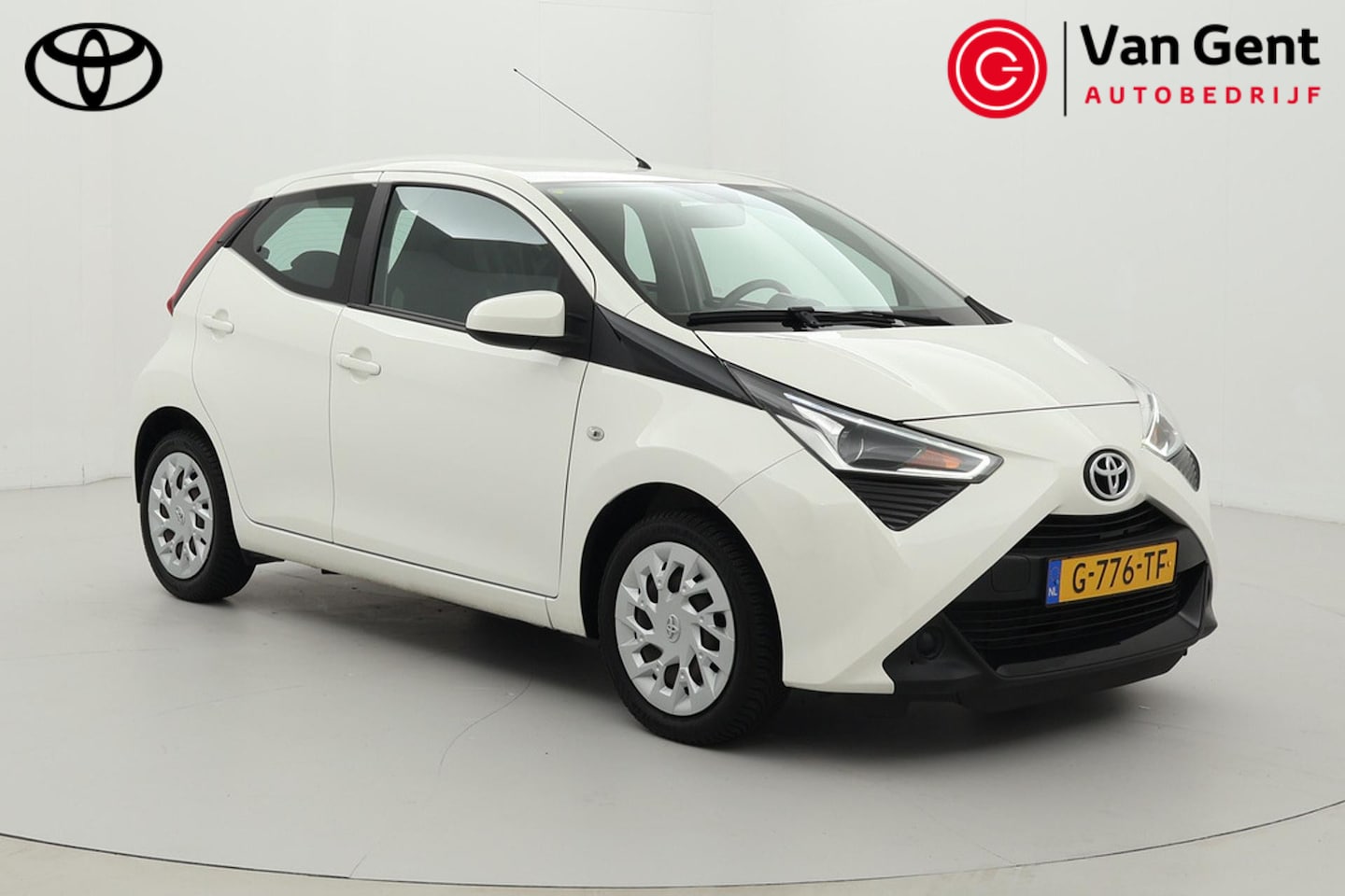 Toyota Aygo - 1.0 VVT-i x-play limited | Origineel NL | Navigatie | Airco | Camera | Bluetooth - AutoWereld.nl