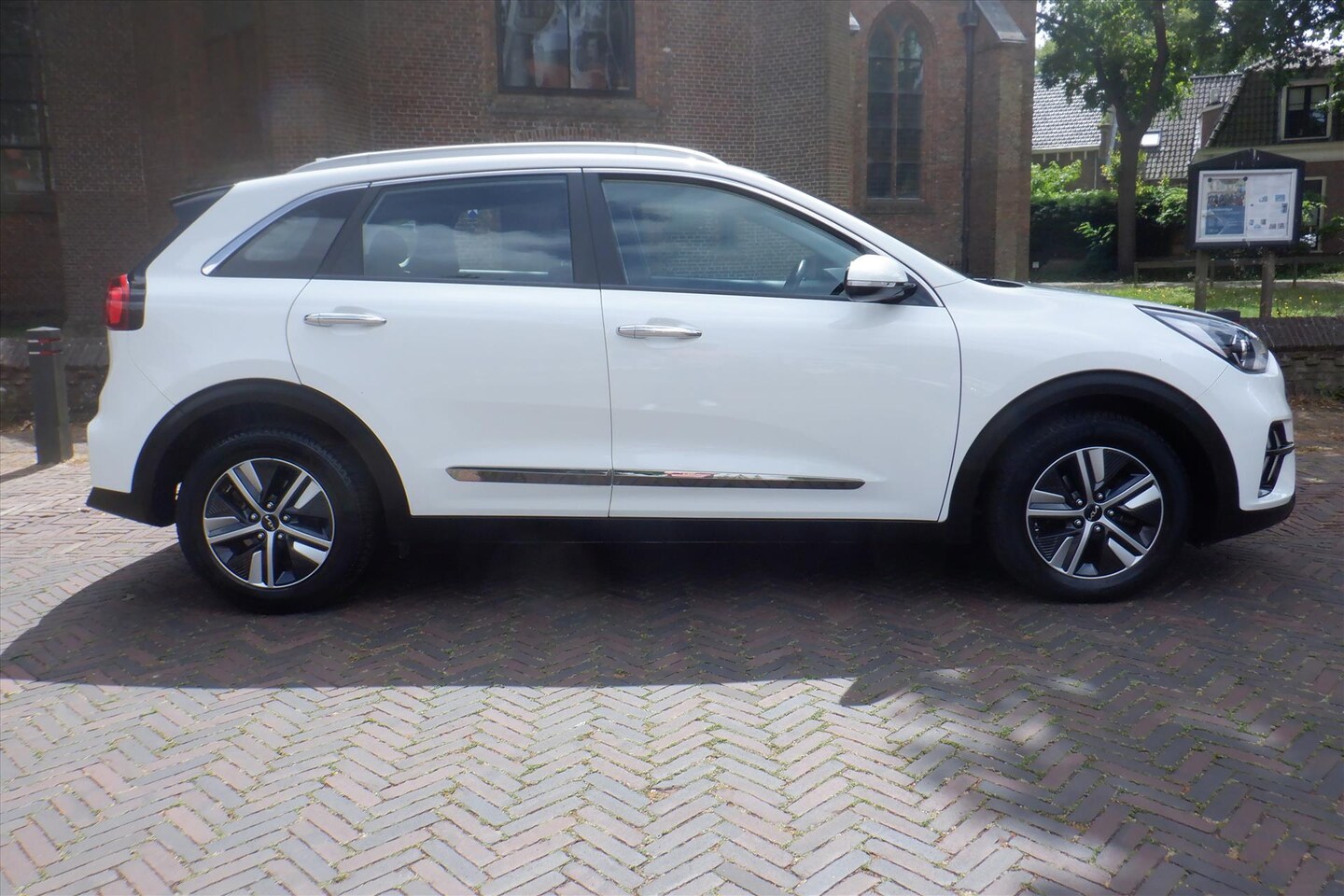 Kia Niro - 1.6 GDi PHEV 141pk Dynamic-72.000 LM - AutoWereld.nl