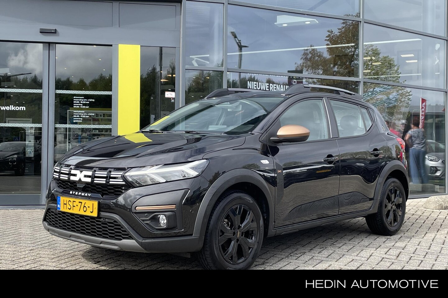 Dacia Sandero Stepway - 1.0 TCe 110 Extreme | Navigatie | Parkeersensoren voor + achter | Achteruitrijcamera | Dod - AutoWereld.nl