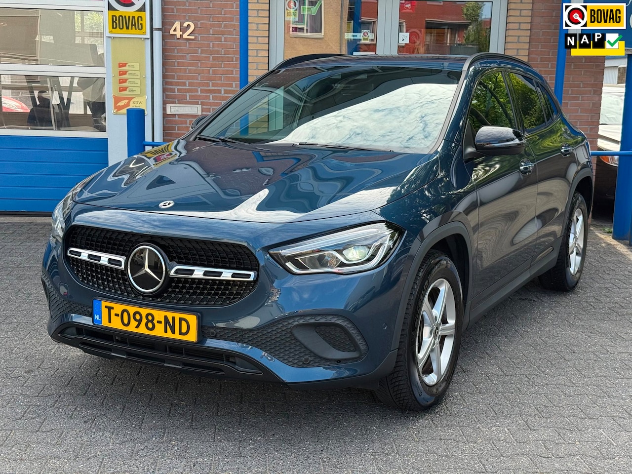Mercedes-Benz GLA-Klasse - 200 Luxury Line | Org. NL + NAP | Elektr. stoelen + geh. | Parkeersens V + A + Camera - AutoWereld.nl