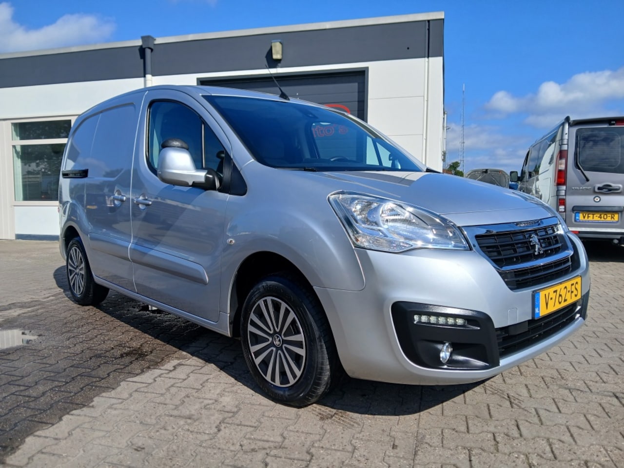 Peugeot Partner - 120 1.6 HDI 118.000KM Nap/D. riem vervangen/Dealer onderhouden/Marge - AutoWereld.nl