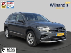 Volkswagen Tiguan - Elegance 225Pk PHEV | IQ.Light | Camera | Panorama | 2000kg trekgew. | Keyless
