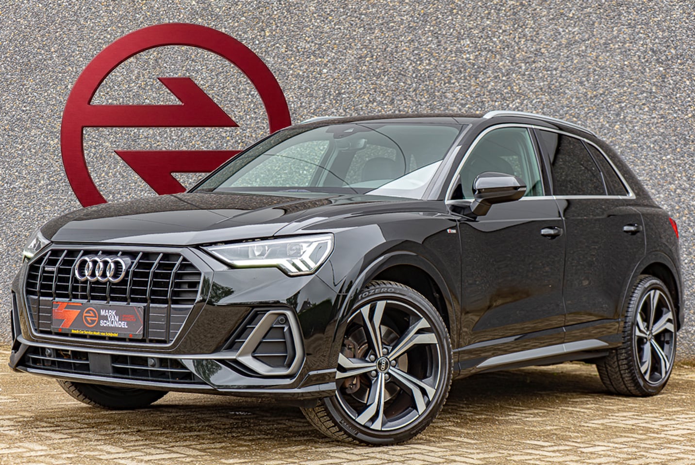 Audi Q3 - 40 TFSI S tronic quattro S Line / Trekhaak / Camera / Parkeersensoren / Leder / Stoelverwa - AutoWereld.nl