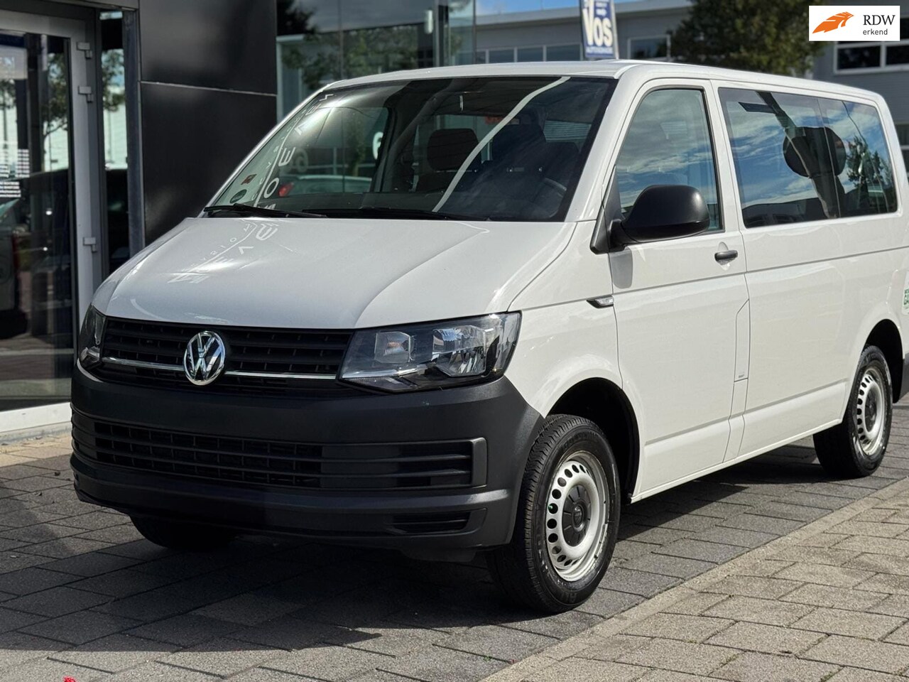 Volkswagen Transporter Kombi - 2.0 TDI L1H1 Highline 2.0 TDI L1H1 Highline - AutoWereld.nl