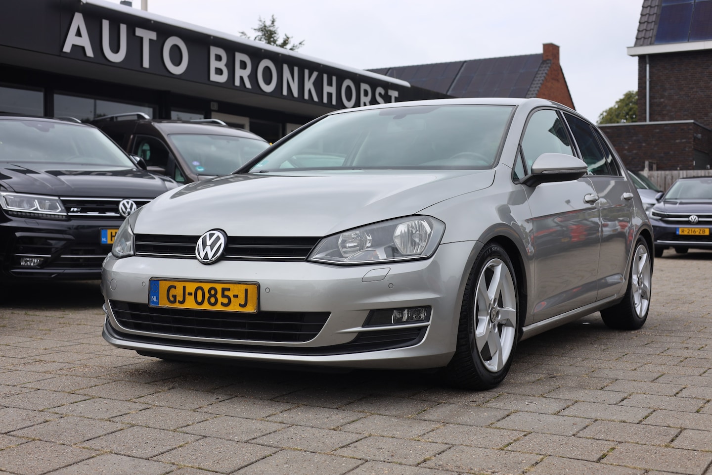 Volkswagen Golf - 1.2 TSI TRENDLINE I CRUISE I 17 INCH I TREKHAAK - AutoWereld.nl