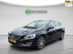 Volvo V60 - 2.4 D6 Twin Engine R-Design | Volleder | Trekhaak | Memory Seats | Harman Kardon | Parkeer