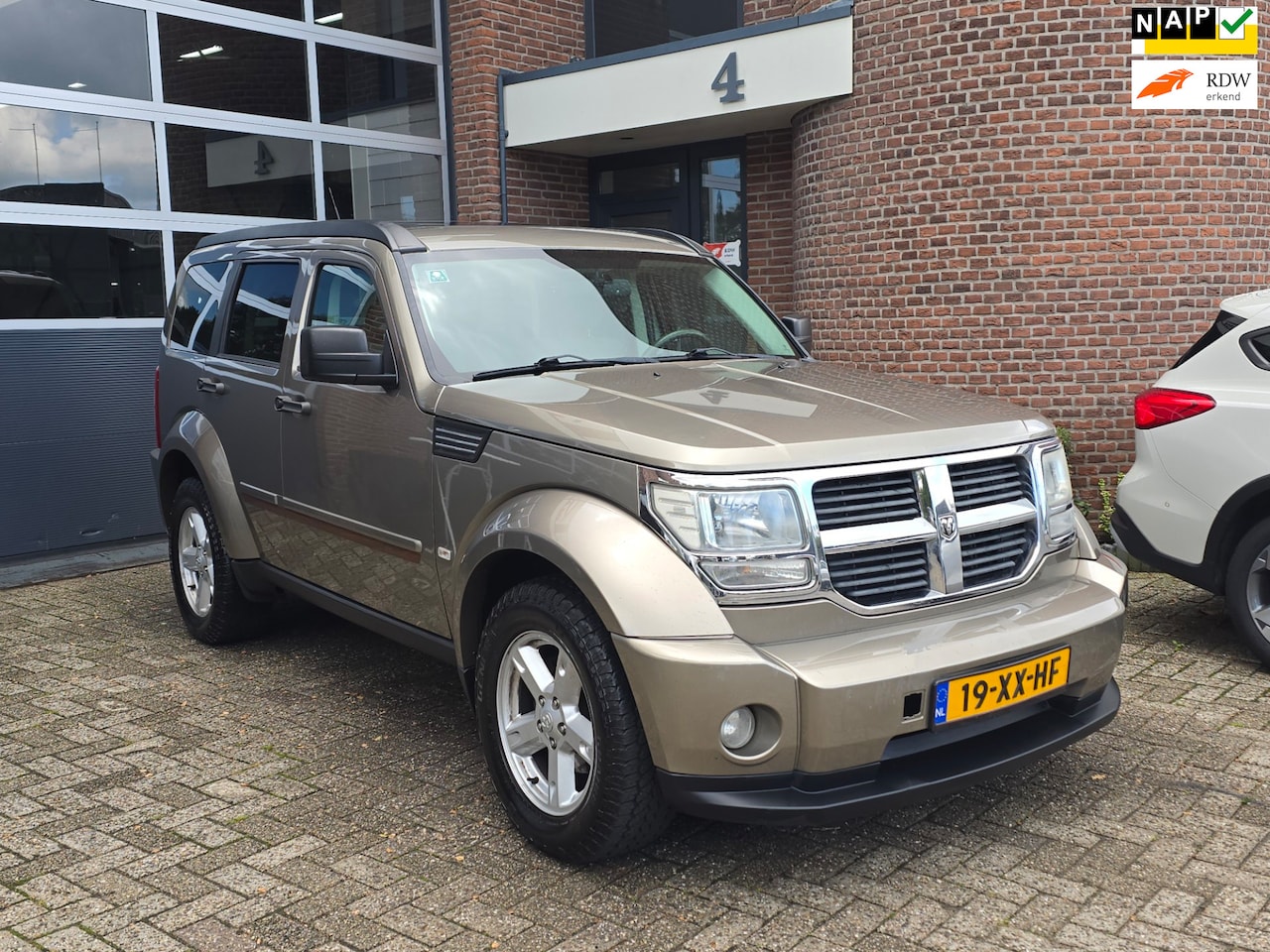 Dodge Nitro - 3.7 V6 SXT Automaat |LPG |Airco |Trekhaak - AutoWereld.nl