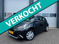 Toyota Aygo - 1.0 VVT-i x-fun 5-Deurs Grijs Airco Bluetooth