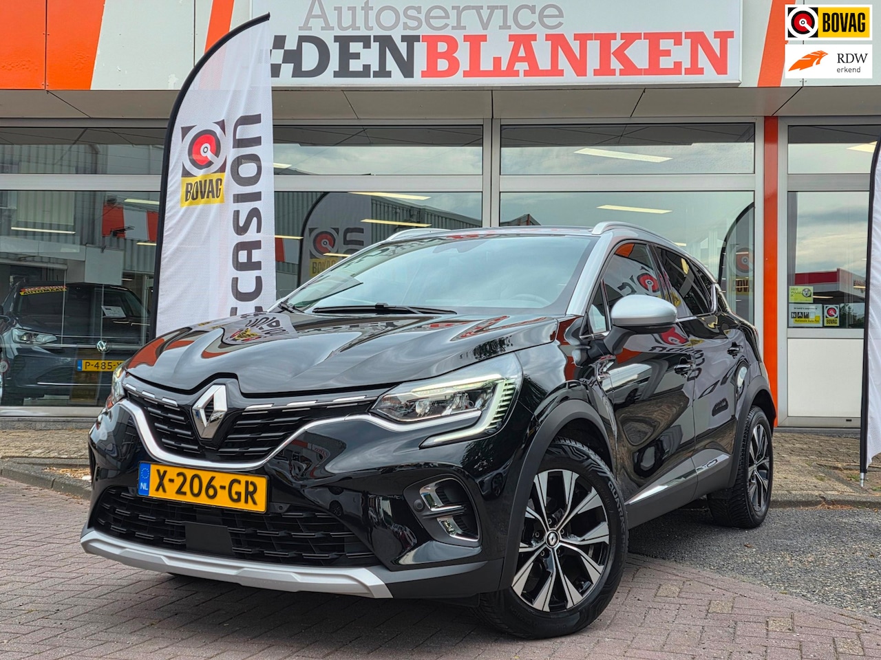 Renault Captur - 1.0 TCe 90 techno BJ.2023 / Groot Navi / Camera / Half Leer / 17"Lmv / Trekhaak !! - AutoWereld.nl