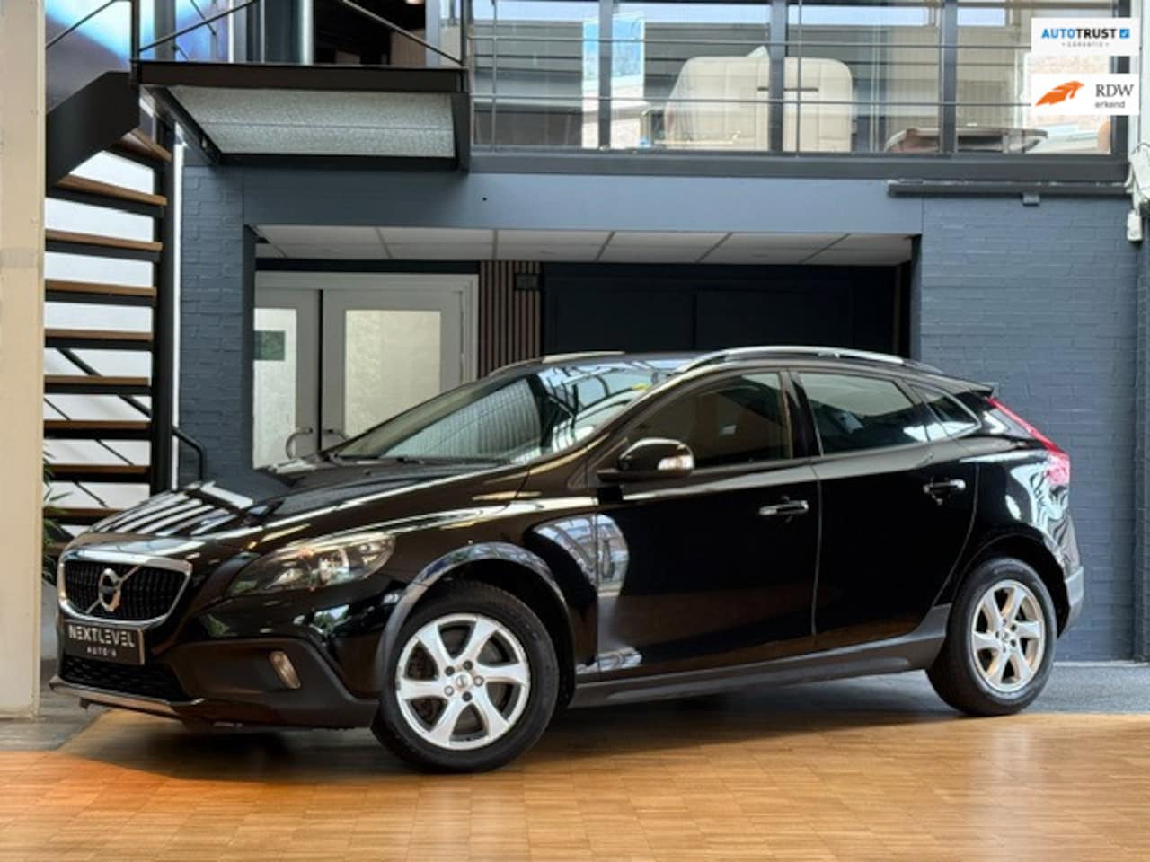 Volvo V40 Cross Country - 2.0 D2 Nordic 2.0 D2 Nordic - AutoWereld.nl
