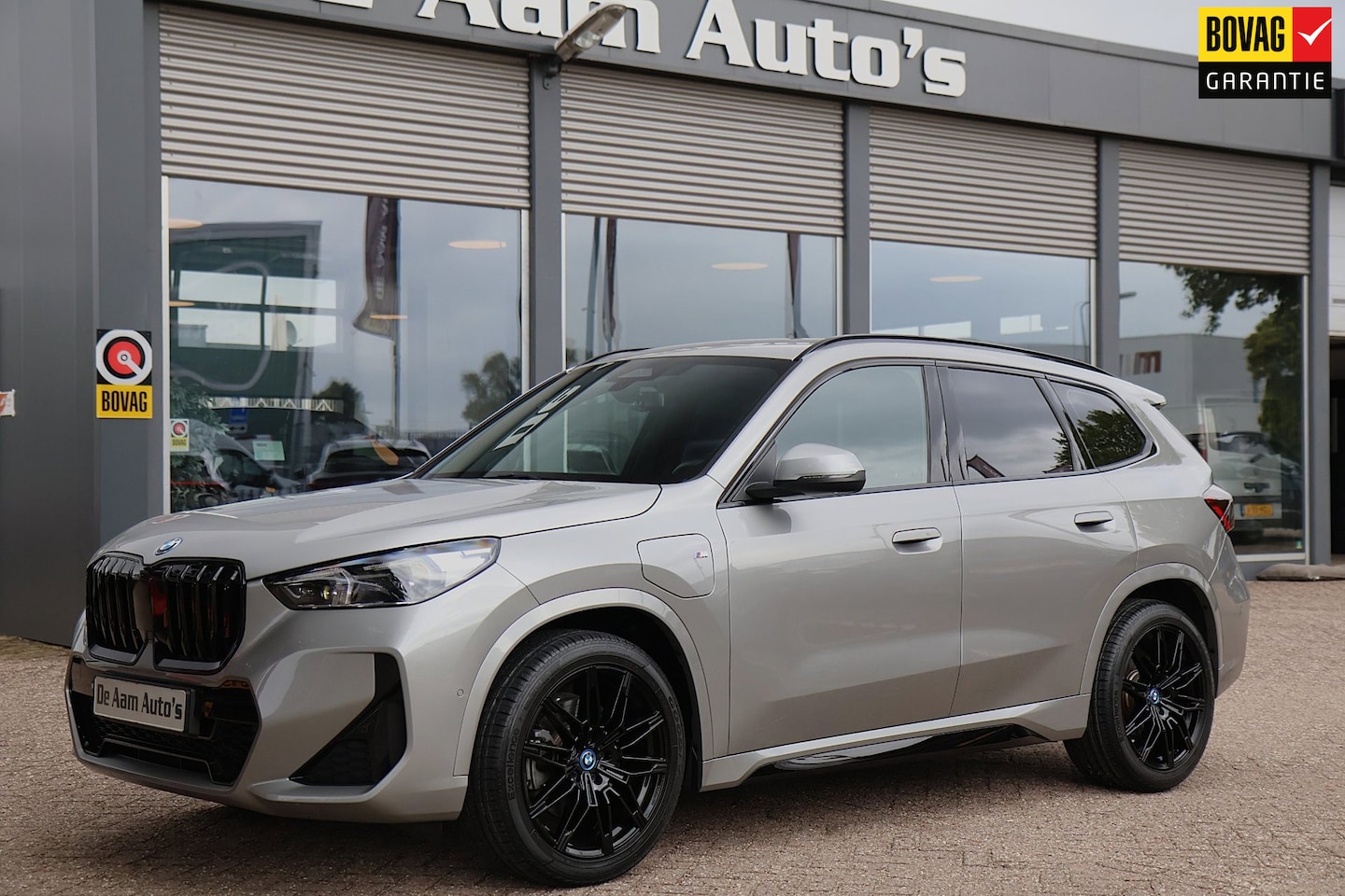 BMW X1 - XDrive25e M-sport 19 inch Black Edition - AutoWereld.nl