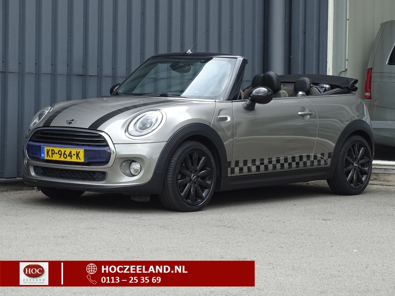 MINI Cabrio - Mini 1.5 Cooper Chili Serious Business | Cabriolet | LED | Leder | LMV - AutoWereld.nl