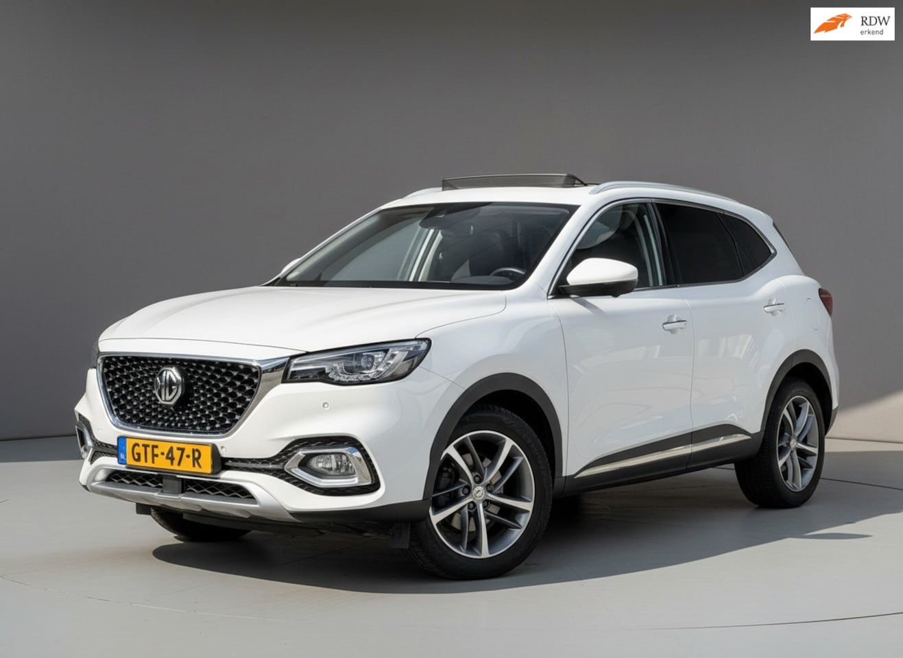 MG EHS - 1.5 TGDI Luxury|SOH 97%|Pano|Trekhaak|All-season|Carplay|360 camera - AutoWereld.nl
