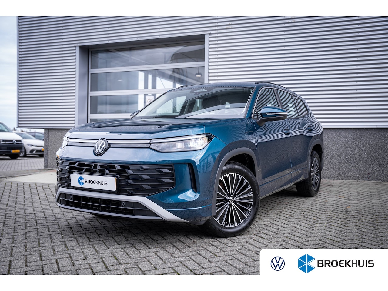 Volkswagen Tayron - 1.5 eHybrid Life Edition | Achteruitrijcamera | Trekhaak elektrisch uitklapbaar | Voorstoe - AutoWereld.nl