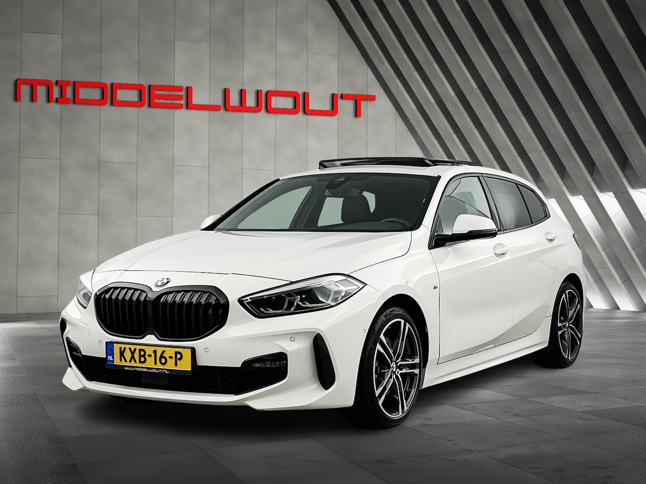 BMW 1-serie - 118i AUT M Sport Schuifdak/Cruise/Shadow line - AutoWereld.nl