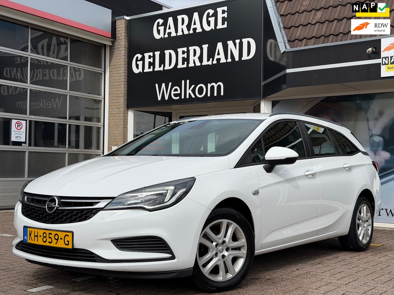 Opel Astra Sports Tourer - CLIMATE | PDC | TREKHAAK | ISO | APPLE/ANDROID | Full-Option - AutoWereld.nl