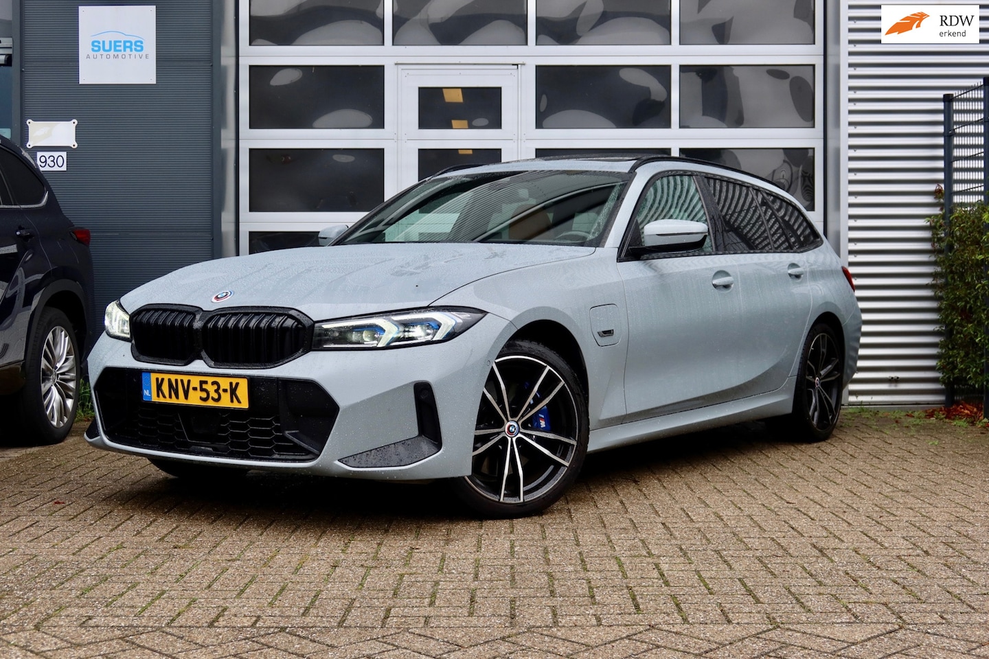 BMW 3-serie - 330 E xDrive | M Sport | Memory | Pano | Trekhaak | Camera - AutoWereld.nl