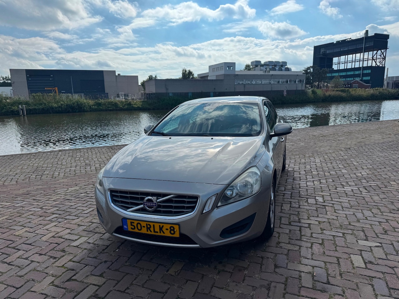 Volvo V60 - 1.6 T3 Kinetic 1.6 T3 Kinetic - AutoWereld.nl