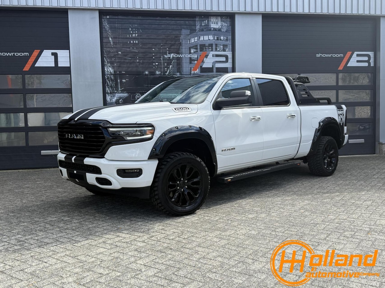 Dodge Ram 1500 - 4X4 5.7 V8 4x4 Crew Cab - AutoWereld.nl