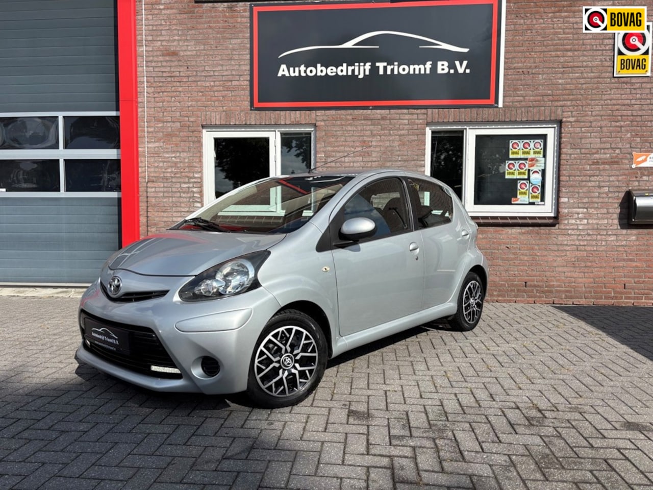 Toyota Aygo - AUTOMAAT - AIRCO - LED VERLICHTING..!! - AutoWereld.nl