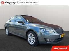 Skoda Octavia - 1.0 TSI Greentech Style Business Automaat Panorama Trekhaak Carplay