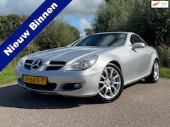 Mercedes-Benz SLK-klasse - 350 / Cabrio Hardtop / 2de Eigenaar / Ledere Stoelen Verwarmd en Airco / Navi / Full Optio