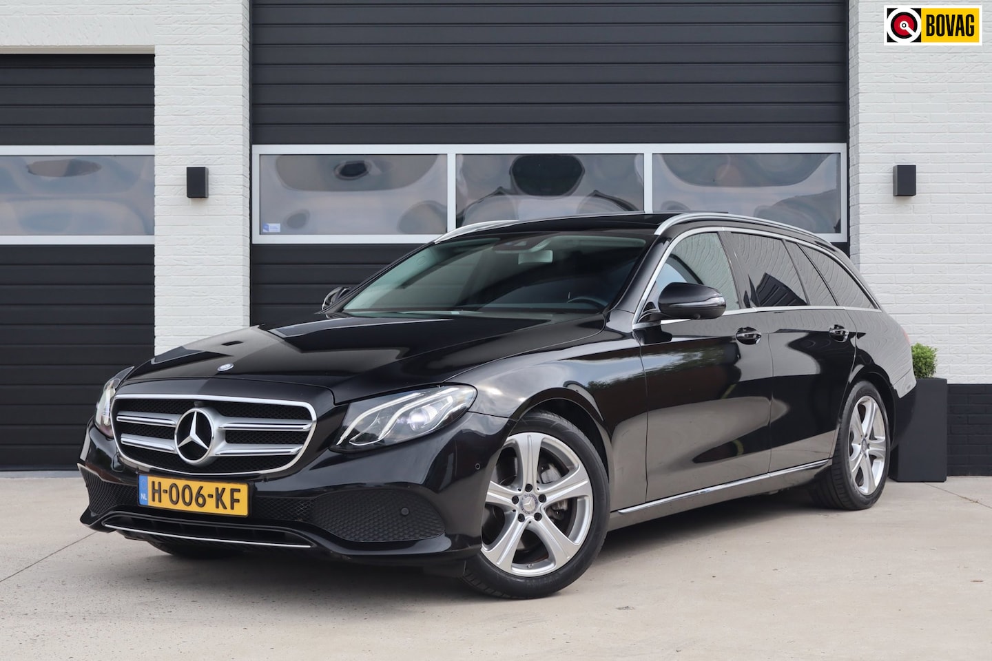 Mercedes-Benz E-klasse Estate - 250 211pk Prestige Plus - Panoramadak - Trekhaak - 360 camera - Sfeerverlichting - Half le - AutoWereld.nl