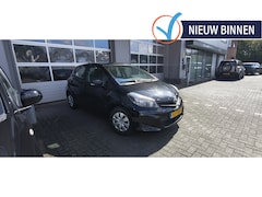 Toyota Yaris - 1.0 VVT-i Aspiration 5Deurs; incl. winterbandenset