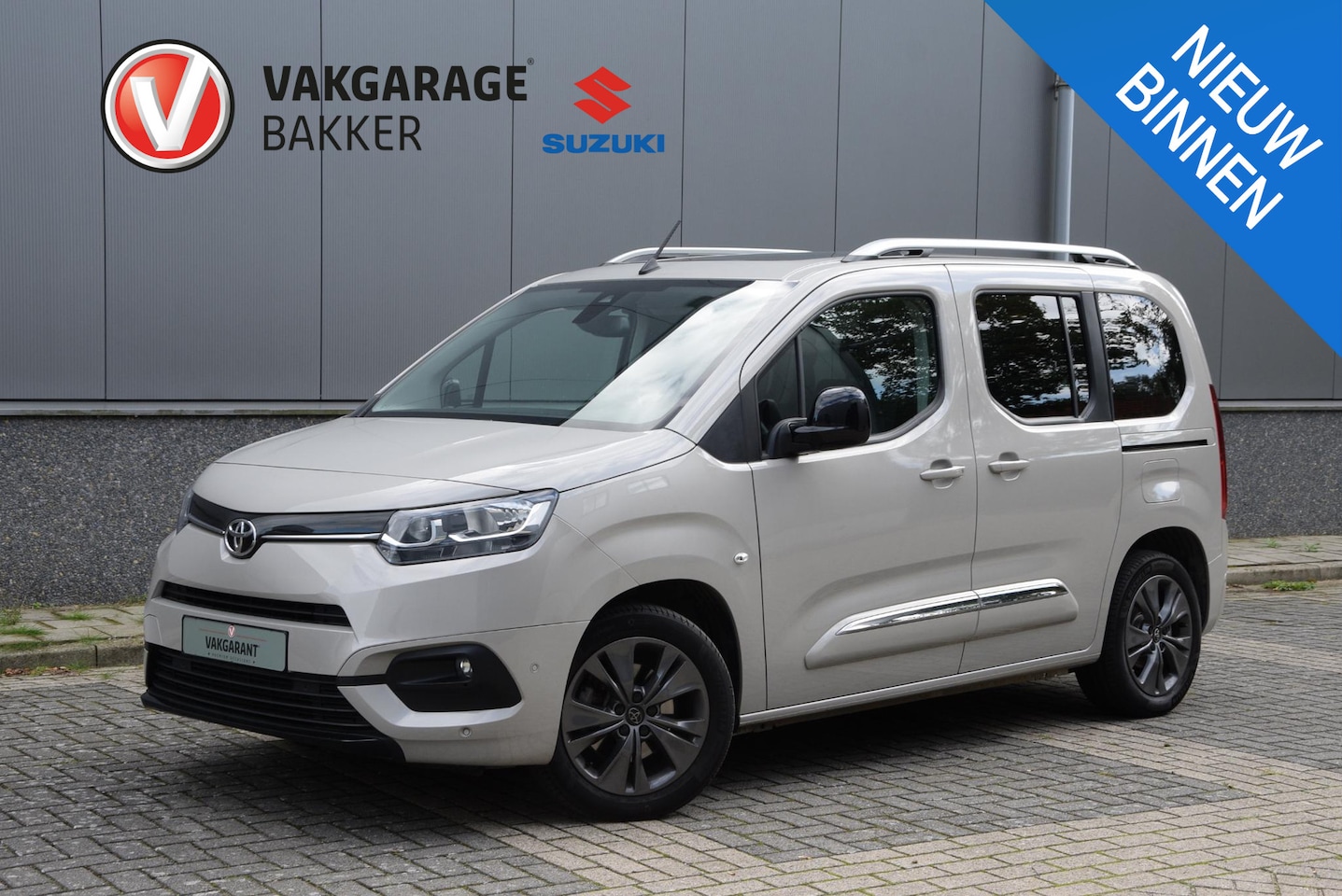 Toyota ProAce City Verso - 1.2 Turbo Dynamic | panoramadak | carplay | parkeersensoren | - AutoWereld.nl