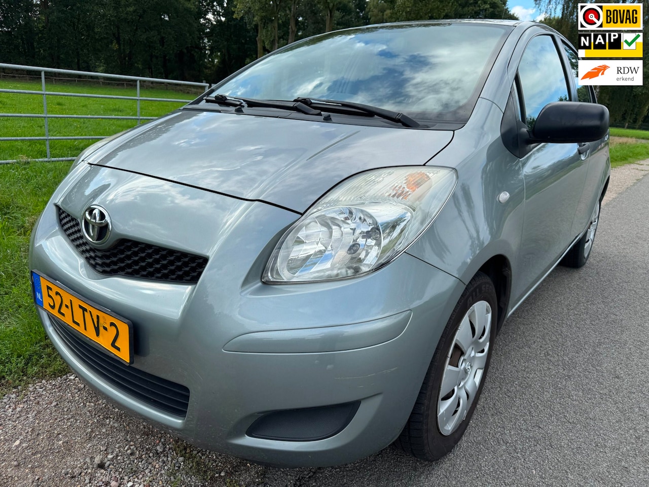 Toyota Yaris - 1.3 VVTi Comfort hartstikke betrouwbaar met airco - AutoWereld.nl