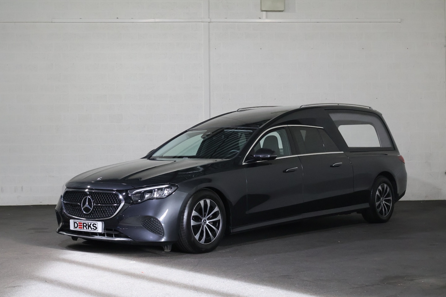 Mercedes-Benz E-klasse - 200T Begrafeniswagen Glaswagen - AutoWereld.nl