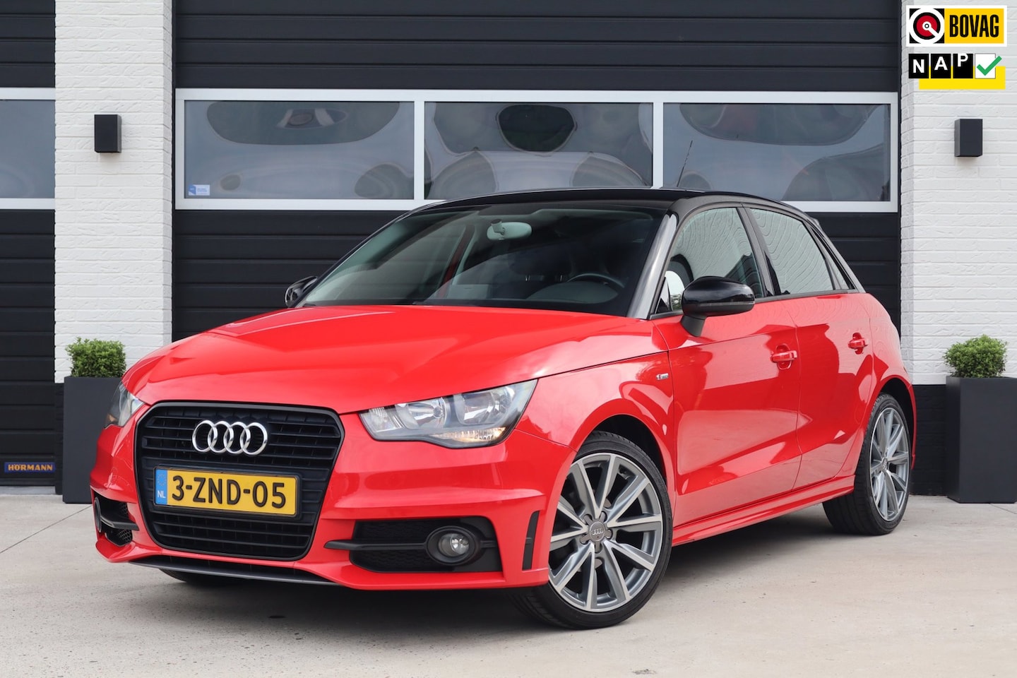 Audi A1 Sportback - 1.2 TFSI 5 deurs Admired S-Line - 1e eigenaar - Dealeronderhouden - Sportpakket - Navigati - AutoWereld.nl