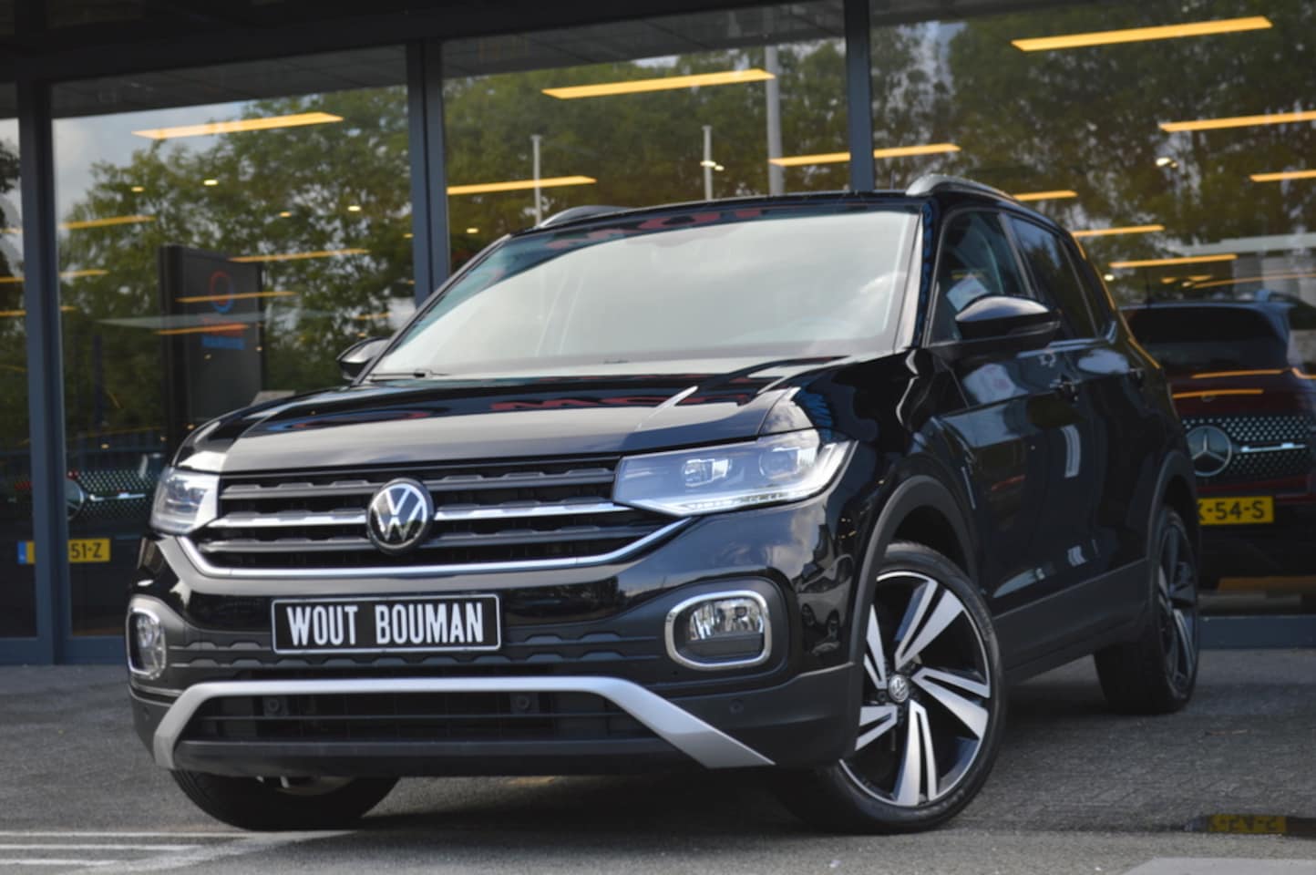Volkswagen T-Cross - 1.0 TSI R-Line DSG Led Navi Acc Camera CarPlay Pdc - AutoWereld.nl