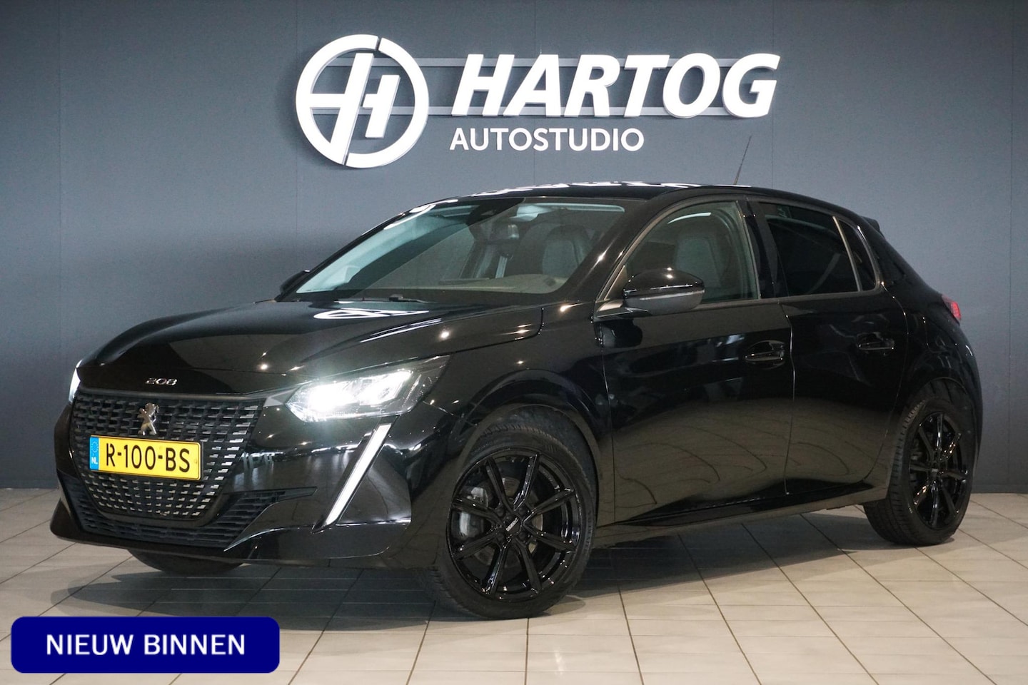 Peugeot 208 - 1.2 PureTech Allure Pack + CAMERA / 3D COCKPIT / STOELVERWARMING / APPLE CARPLAY / TREKHAA - AutoWereld.nl