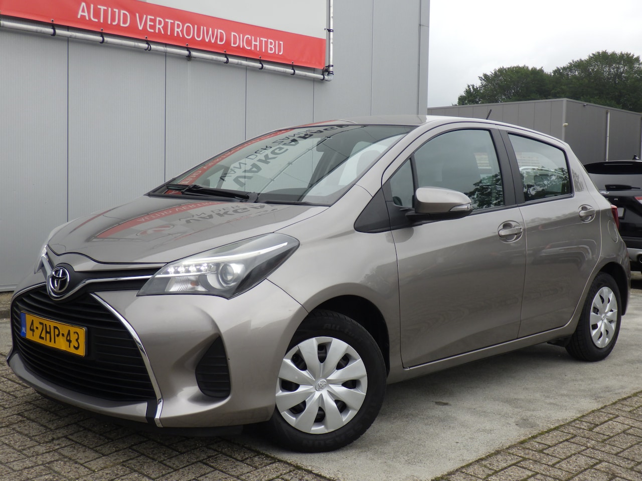 Toyota Yaris - 1.0 VVT-i Aspiration Camera, Airco, Trekhaak! - AutoWereld.nl