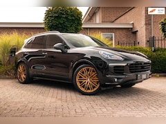 Porsche Cayenne - 3.0 S E-Hybrid 416 PK Adaptive Sport Chrono Trekhaak Luchtvering 360 Camera
