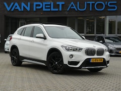 BMW X1 - SDrive18i High Executive / Pano / Leer