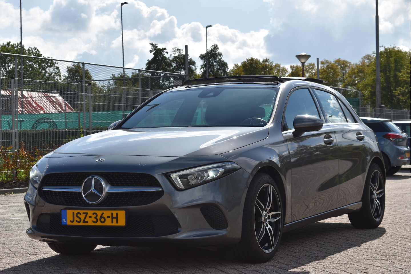 Mercedes-Benz A-klasse - 200 4MATIC 164 pk Premium | Open dak | Camera | Carplay | DAB | Vrtual cockpit | Stoelverw - AutoWereld.nl