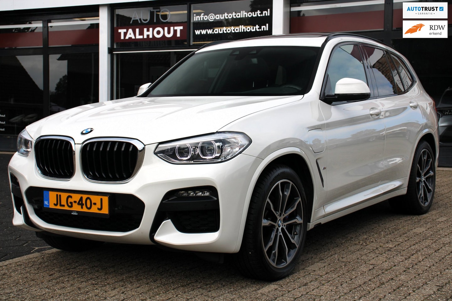 BMW X3 - XDrive30e High Executive M-Sport - Panoramadak, Apple Carplay, Head Up display, Stoelverwa - AutoWereld.nl