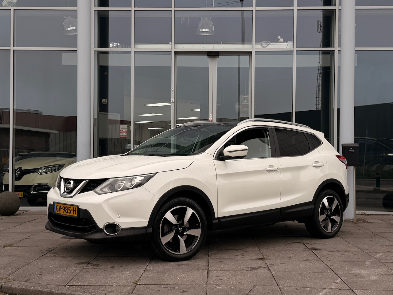 Nissan Qashqai - 1.2 Connect Edition|Pano|Keyless|360|Eerste eig - AutoWereld.nl
