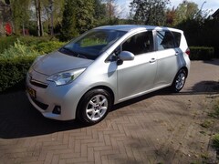 Toyota Verso S - 1.3 VVT-i 99pk CVT Aspiration, rijklaarprijs met 12 maanden Bovag garantie