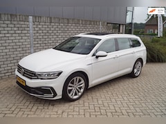 Volkswagen Passat Variant - 1.4 TSI PHEV GTE Business Autom Panodak Leder/Alcantara Sportst Stoelverw Navi Camera Clim