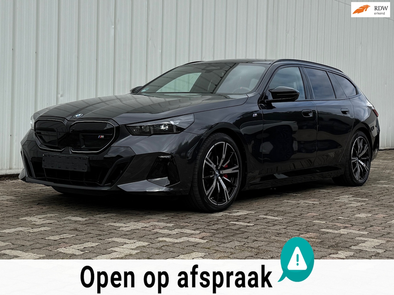 BMW i5 Touring - M60 xDrive 84 kWh SoH 98% M-Sport Pro Innovation AssistPro - AutoWereld.nl