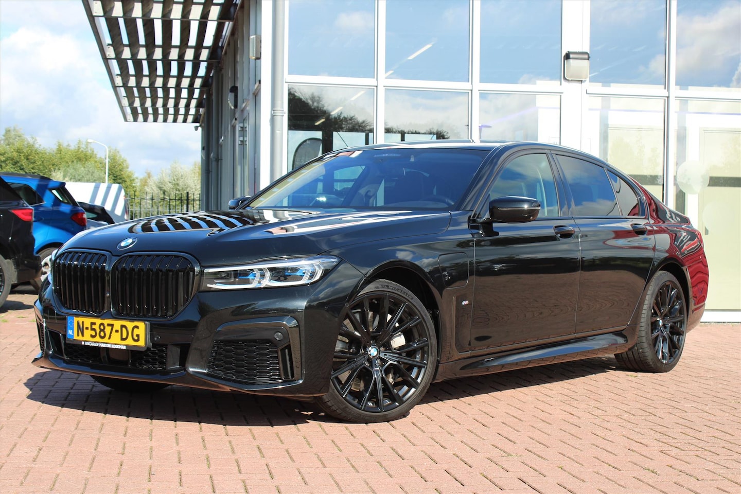 BMW 7-serie - (g11) 745e 394pk iPerformance Aut M-Pakket, Boxmore geluidsinstallatie, Panoramadak - AutoWereld.nl